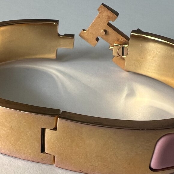 Authentic Hermès Clic H PM Bracelet Pink Enamel Gold Hardware - Picture 4 of 6